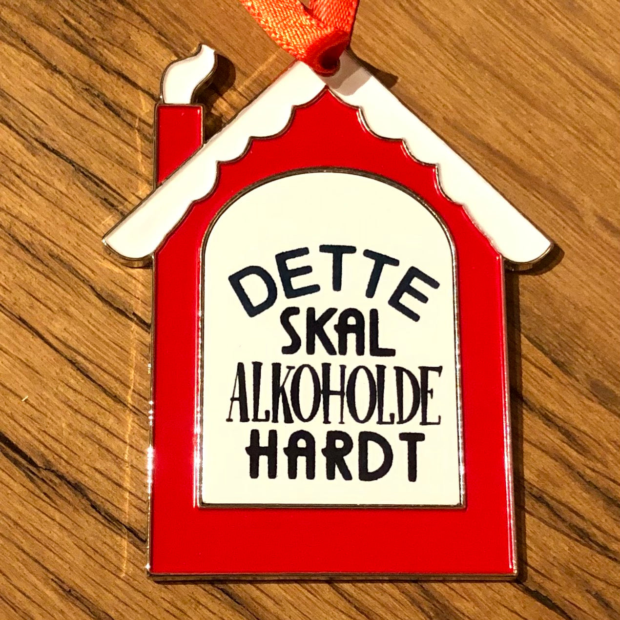 Juletrepynt: Dette skal alkoholde hardt